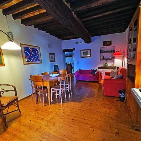 Casa In Castello Medioevale