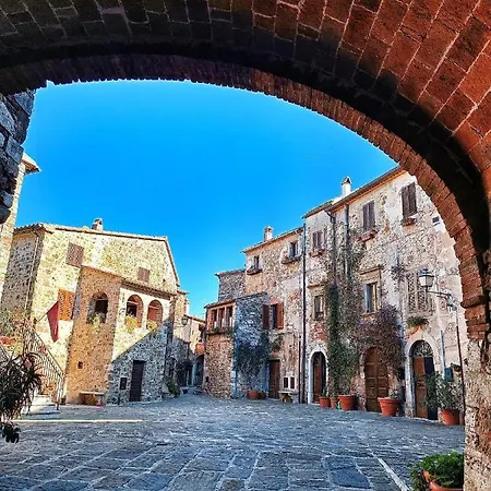 Casa In Castello Medioevale Montemerano