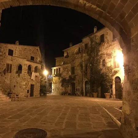 Casa In Castello Medioevale Montemerano